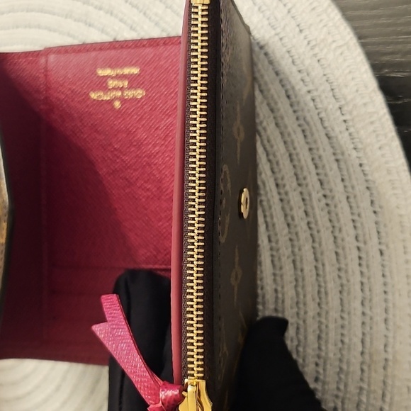 Authentic BRAND NEW Louis Vuitton Brown Monogram Victorine Wallet - Picture 10 of 13